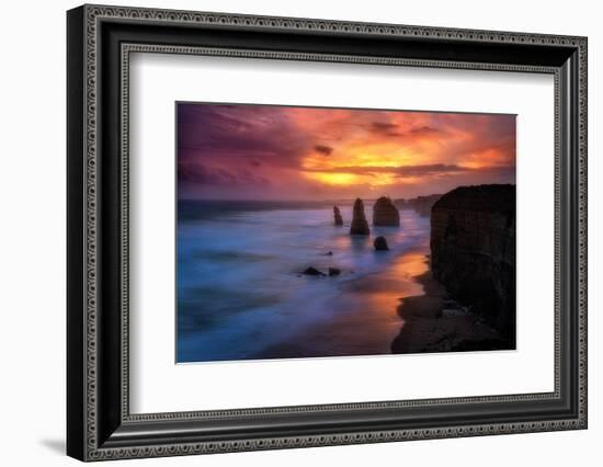 twelve-apostles-3-Lincoln Harrison-Framed Photo