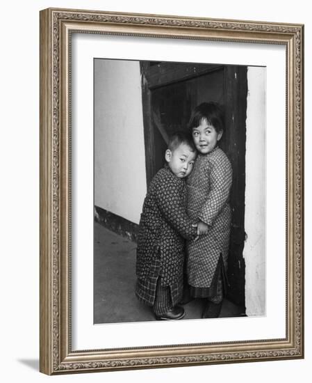 Two Small Chinese Children-Carl Mydans-Framed Photographic Print