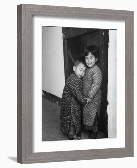 Two Small Chinese Children-Carl Mydans-Framed Photographic Print