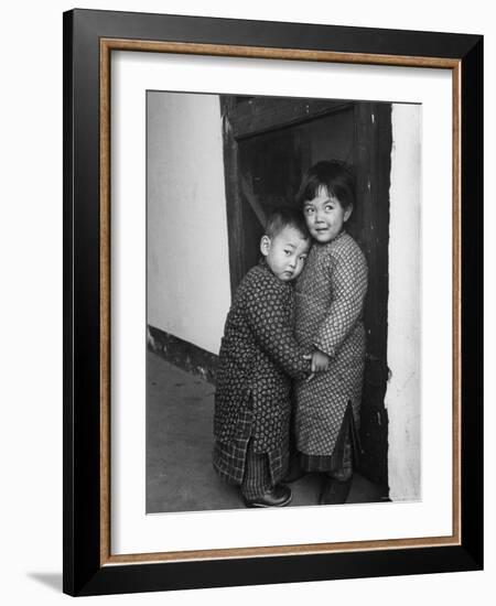 Two Small Chinese Children-Carl Mydans-Framed Photographic Print