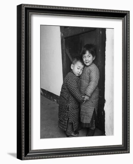 Two Small Chinese Children-Carl Mydans-Framed Photographic Print