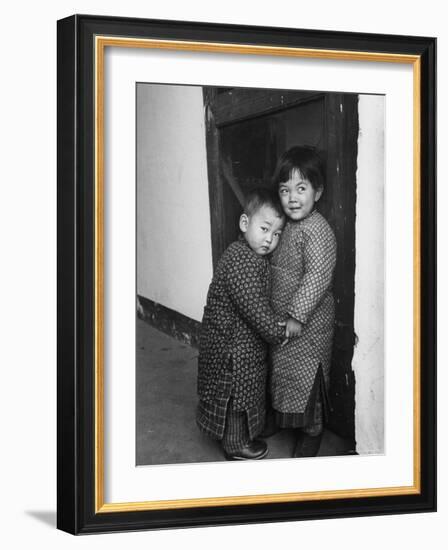 Two Small Chinese Children-Carl Mydans-Framed Photographic Print