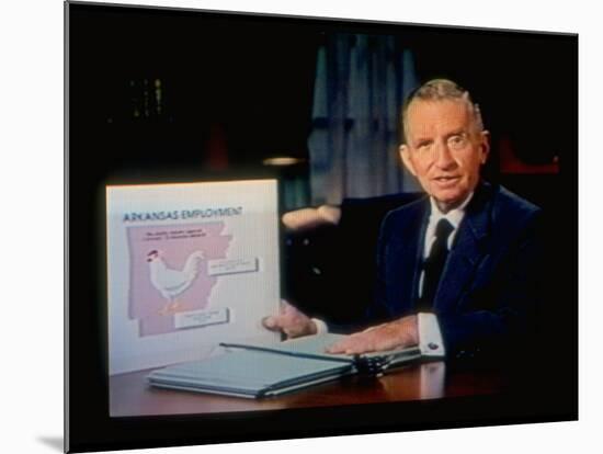 TX Magnate Ross Perot with AR State Employment Record Chart, Attacking Candidate Bill Clinton-Ted Thai-Mounted Premium Photographic Print