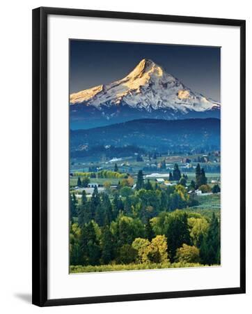 Mount Hood at Dawn from Panorama Point County Park in Hood River ...