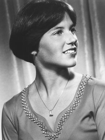 1976-olympic-gold-medalist-dorothy-hamill-skated-as-the-star-of-ice