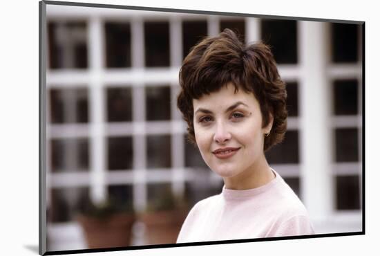 SHERILYN FENN. "Twin Peaks" [1990], directed by DAVID LYNCH.-null-Mounted Photographic Print