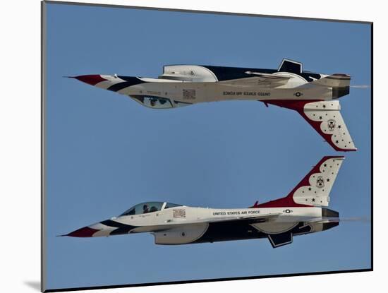 U.S. Air Force Thunderbirds Demonstrate the Calypso Pass-Stocktrek Images-Mounted Photographic Print