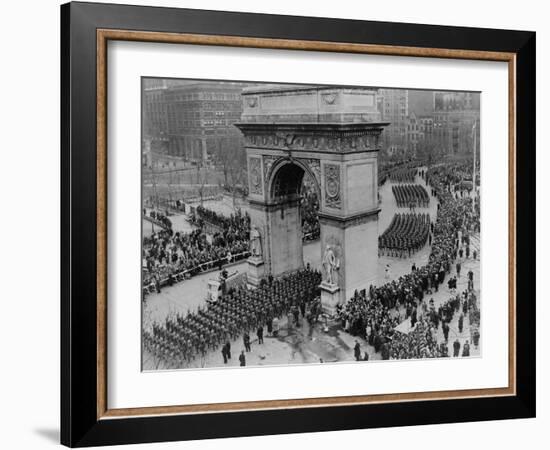 U.S. Army Soldiers March Through Washington Square Arch in New York City-null-Framed Photo