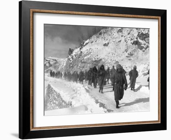 U.S. Marines March South from Kotori, Withdrawing from the Chosin Reservoir in North Korea-null-Framed Photo