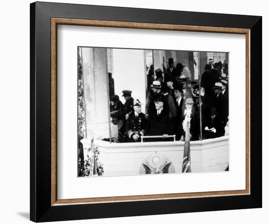 U.S. President Franklin D. Roosevelt, Center, Admiral William W. Pratt-null-Framed Photographic Print