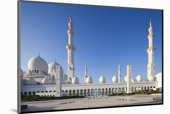 UAE, Abu Dhabi. Sheikh Zayed bin Sultan Mosque-Walter Bibikow-Mounted Photographic Print