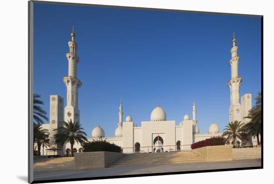 UAE, Abu Dhabi. Sheikh Zayed bin Sultan Mosque-Walter Bibikow-Mounted Photographic Print