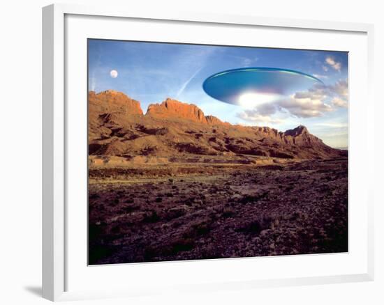 UFO-Detlev Van Ravenswaay-Framed Photographic Print