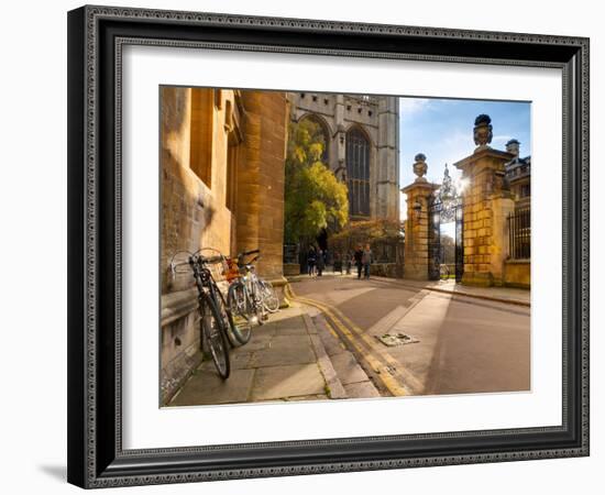 UK, England, Cambridgeshire, Cambridge, Trinity Lane, King's College Chapel-Alan Copson-Framed Photographic Print