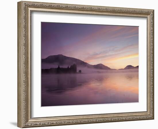 UK, Scotland, Strathclyde, Loch Awe, Kilchurn Castle-Steve Vidler-Framed Photographic Print