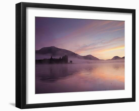 UK, Scotland, Strathclyde, Loch Awe, Kilchurn Castle-Steve Vidler-Framed Photographic Print