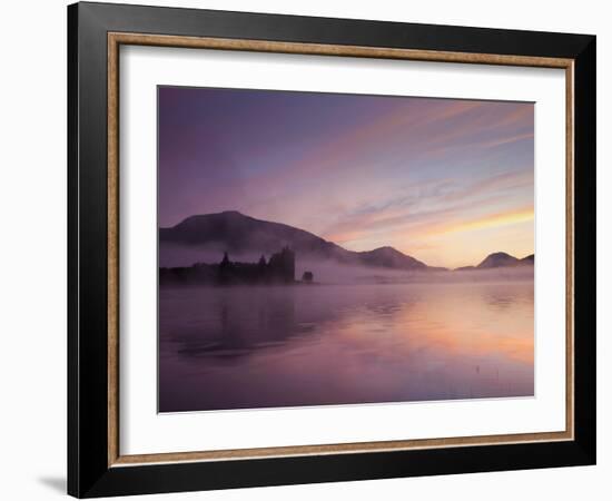 UK, Scotland, Strathclyde, Loch Awe, Kilchurn Castle-Steve Vidler-Framed Photographic Print