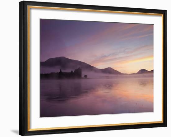 UK, Scotland, Strathclyde, Loch Awe, Kilchurn Castle-Steve Vidler-Framed Photographic Print