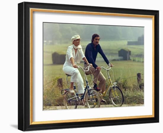 Un Amour by Pluie by Jean Claude Brialy with Romy Schneider and Nino Castelnuovo, 1973 (photo)-null-Framed Photo