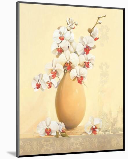 Un Vase Blanc-Gerard Beauvoir-Mounted Art Print