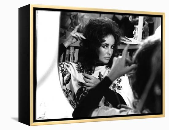 Une Belle Tigresse ZEE & CO by Brian Hutton with Elizabeth Taylor, 1972 (b/w photo)-null-Framed Stretched Canvas