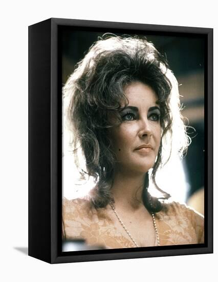 Une Belle Tigresse ZEE & CO by Brian Hutton with Elizabeth Taylor, 1972 (photo)-null-Framed Stretched Canvas