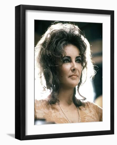 Une Belle Tigresse ZEE & CO by Brian Hutton with Elizabeth Taylor, 1972 (photo)-null-Framed Photo