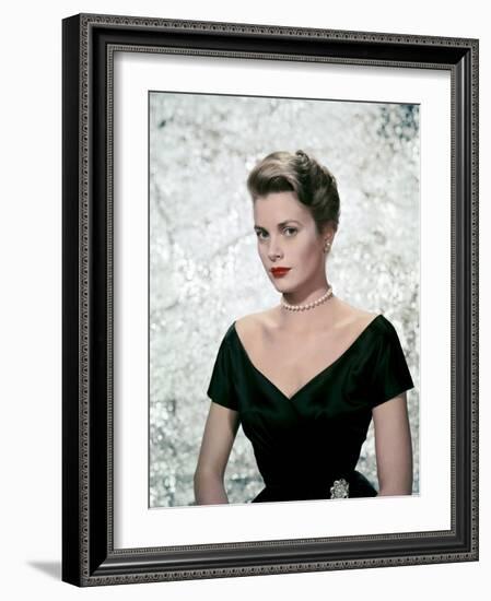 Une Fille by Province THE COUNTRY GIRL by George Seaton with Grace Kelly, 1954 (photo)-null-Framed Photo