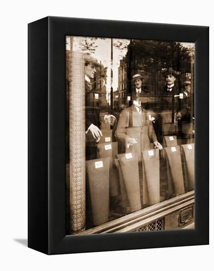 Une Vitrine Avenue des Gobelins A? Paris 1925-Eugène Atget-Framed Premier Image Canvas