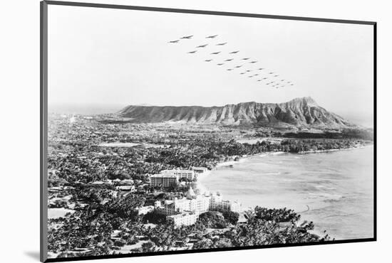United States Military Aircraft Responding to Pearl Harbor Attack-Bettmann-Mounted Photographic Print