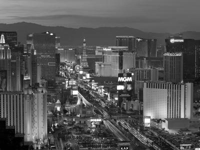 United States of America, Nevada, Las Vegas, Elevated Dusk View of the Hotels and Casinos Along the' Photographic Print - Gavin Hellier United States of America, Nevada, Las Vegas, Elevated Dusk View of the Hotels and Casinos Along the' Photographic Print - Gavin Hellier