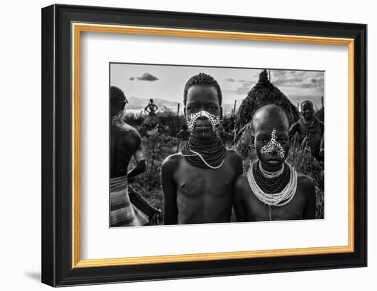 Untitled-Joxe Inazio Kuesta-Framed Photographic Print