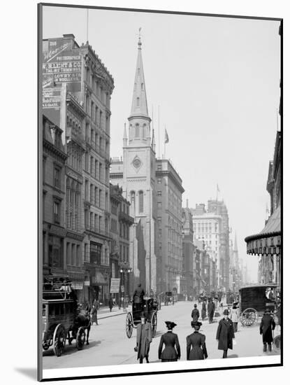 Up Fifth Avenue from 28th Street, New York, N.Y.-null-Mounted Art Print