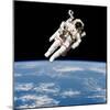 Us Astronaut Bruce Mccandless Using the Manned Maneuvering Unit, 1984-null-Mounted Photographic Print