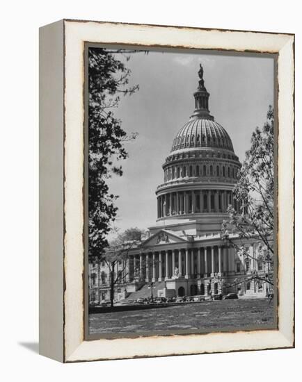 US Capitol Building-Andreas Feininger-Framed Premier Image Canvas