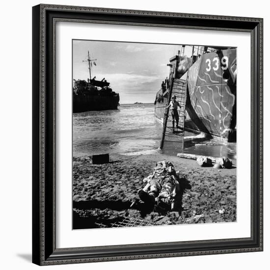 US Soldier Descending Towards Australian Serviceman Killed by Japanese Air Raid Attacks-Myron Davis-Framed Photographic Print