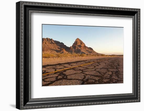 USA, Arizona, Route 66, Black Mountains, Street-Catharina Lux-Framed Photographic Print