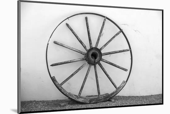 Usa, Arizona, Tucson, Tanque Verde Ranch, Old Wheel-Peter Hawkins-Mounted Photographic Print