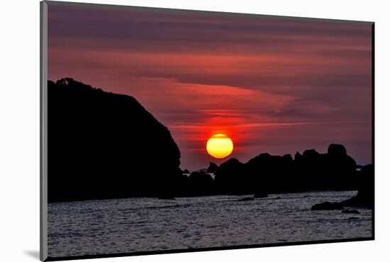 USA, California, Crescent City-Joe Restuccia III-Mounted Photographic Print