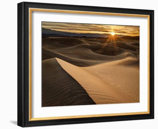 USA, California, Death Valley National Park, Sunrise over Mesquite Flat Dunes-Ann Collins-Framed Photographic Print