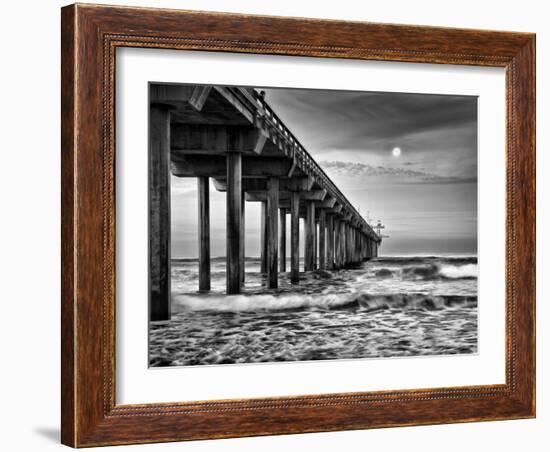 USA, California, La Jolla, Full Moon Setting at Dawn over Scripps Pier, La Jolla Shores-Ann Collins-Framed Photographic Print