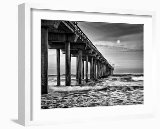 USA, California, La Jolla, Full Moon Setting at Dawn over Scripps Pier, La Jolla Shores-Ann Collins-Framed Photographic Print