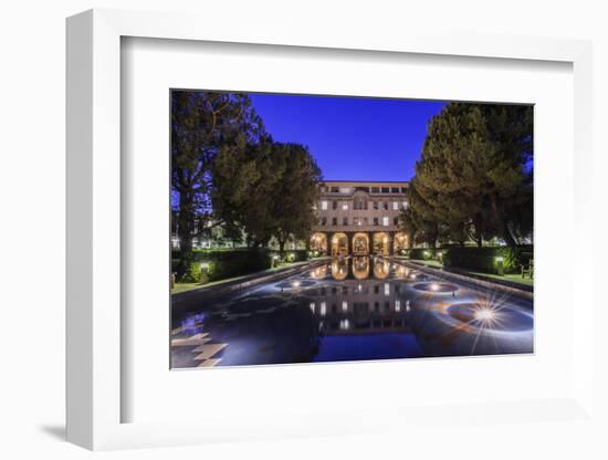 USA, California, Pasadena,Beckman Institute Reflecting Pool.-Rob Tilley-Framed Photographic Print