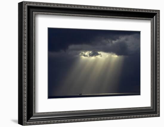 USA, Hawaii, Oahu, Ship and Rays of Sunlight Off Honolulu-David Wall-Framed Photographic Print