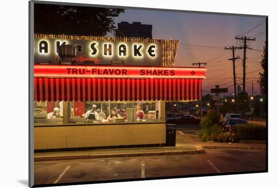 Usa, Midwest, Missouri, Route 66, Springfield, Steak 'N Shake Restaurant-Christian Heeb-Mounted Photographic Print
