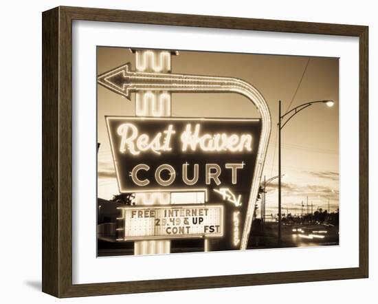 USA, Missouri, Route 66, Springfield, Rest Haven Court Motel-Alan Copson-Framed Photographic Print