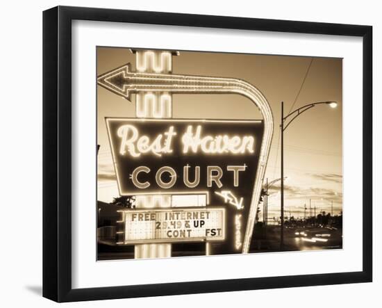 USA, Missouri, Route 66, Springfield, Rest Haven Court Motel-Alan Copson-Framed Photographic Print