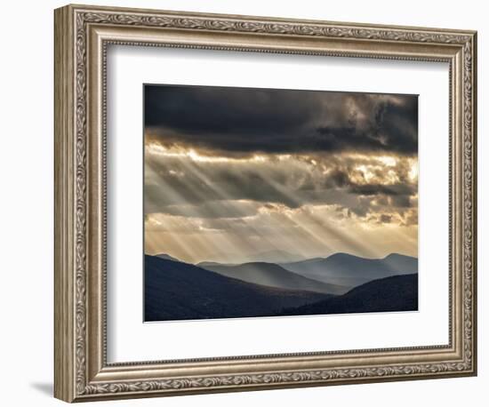 USA, New Hampshire, White Mountains, Sunbeams light the valley-Ann Collins-Framed Photographic Print