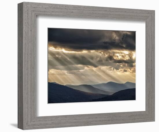 USA, New Hampshire, White Mountains, Sunbeams light the valley-Ann Collins-Framed Photographic Print