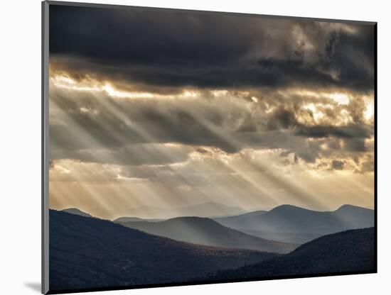 USA, New Hampshire, White Mountains, Sunbeams light the valley-Ann Collins-Mounted Photographic Print